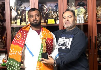 अमित स्वामी ने किया वर्ल्ड प्रो पावर लिफिटंग प्रतियोगिता के लिए चयनित संजय पहलवान को सम्मानित अमित स्वामी ने किया वर्ल्ड प्रो पावर लिफिटंग प्रतियोगिता के लिए चयनित संजय पहलवान को सम्मानित