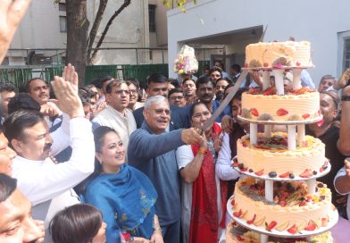 75 साल-बेमिसाल … राव इंद्रजीत को बधाई देने उमड़ा “स्नेह का सैलाब” 75 साल-बेमिसाल … राव इंद्रजीत को बधाई देने उमड़ा “स्नेह का सैलाब”