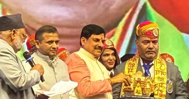 अमित स्वामी मध्य प्रदेश के माननीय मुख्यमंत्री डाॅ. मोहन यादव द्वारा सम्मानित होकर लौटे अमित स्वामी मध्य प्रदेश के माननीय मुख्यमंत्री डाॅ. मोहन यादव द्वारा सम्मानित होकर लौटे