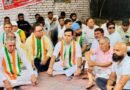 “झाड़ू थामे हाथों ने उठाई आवाज़, धरनास्थल पर पहुंचा कांग्रेस का साथ”
